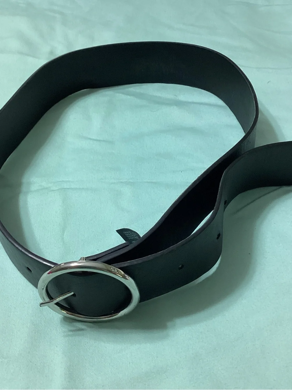 Brandy Melville OS Ladies Black Designed in Italy Silvertone Belt